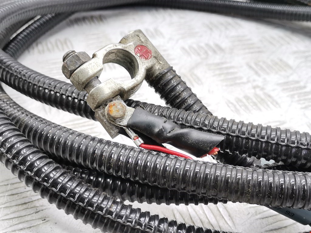 Клемма аккумулятора (плюс) + MERCEDES-BENZ C-Class C-klasse W202 1993-2000