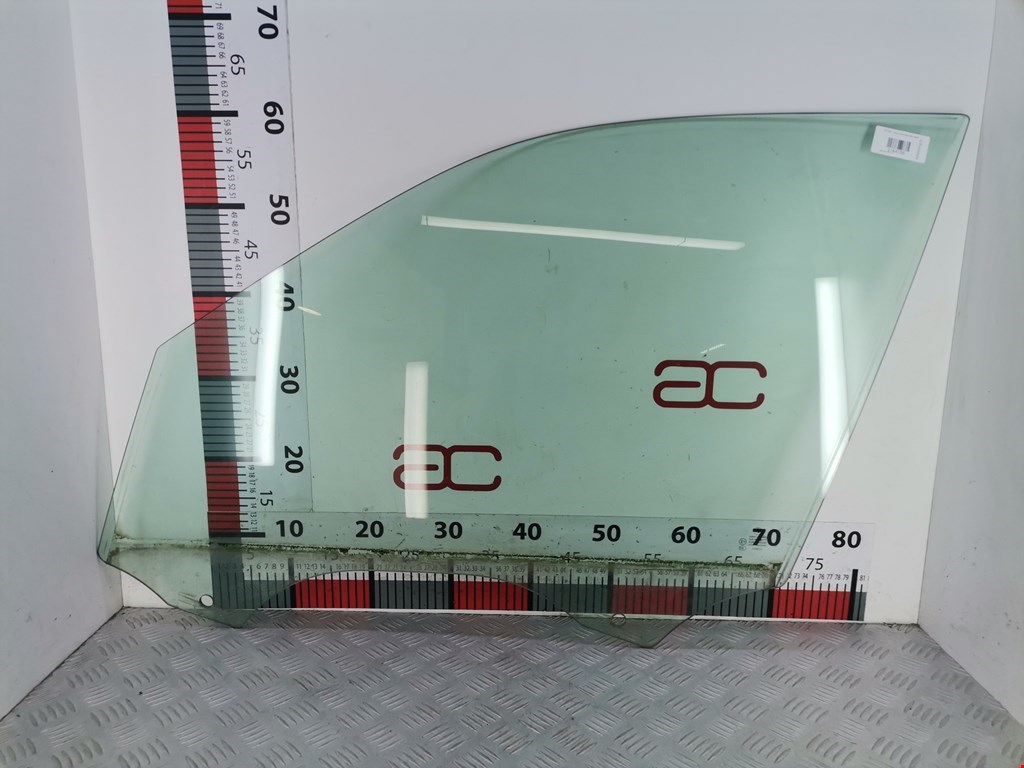 Стекло двери переднее левое BMW X5 E70 2007-2013