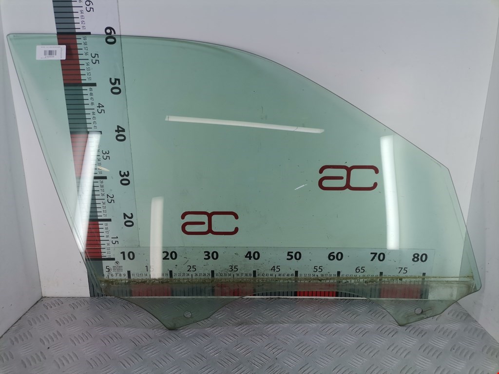 Стекло двери переднее правое BMW X5 E70 2007-2013