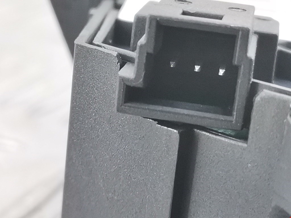 Кнопка центрального замка MERCEDES-BENZ CL-Class C216 2007-2014