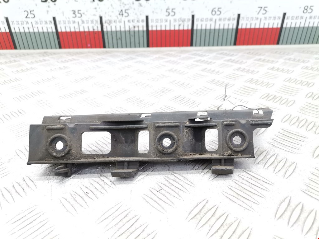 Кронштейн переднего бампера правый VOLKSWAGEN Passat B6 2005-2011