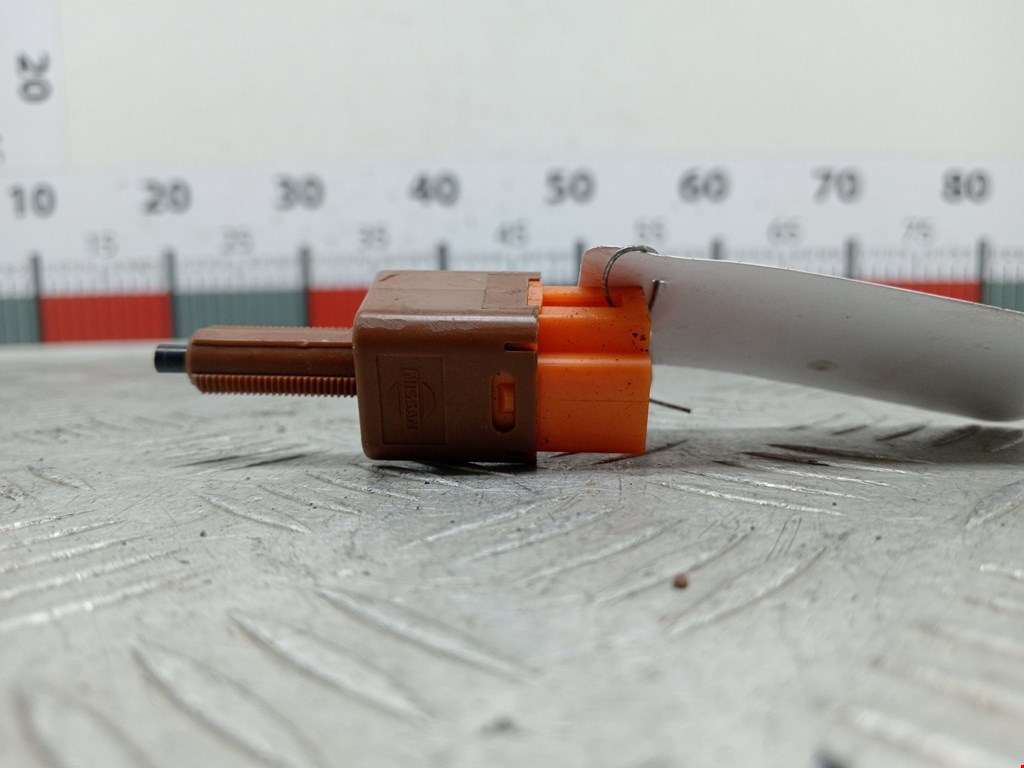 Датчик положения педали сцепления (Выключатель сцепления) Nissan Qashqai 1 (2006-2013)