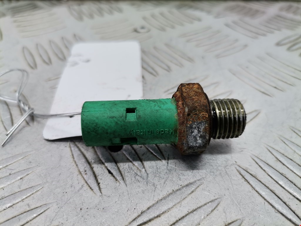 Датчик давления масла VOLVO V40 I 1995-2004