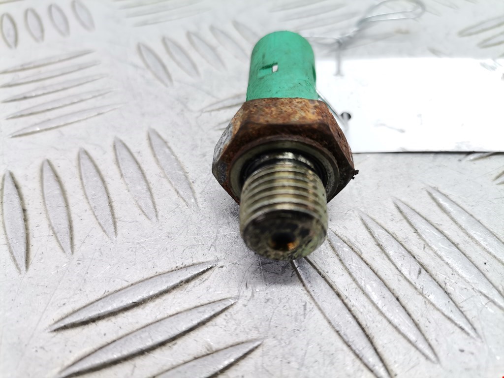 Датчик давления масла VOLVO V40 I 1995-2004