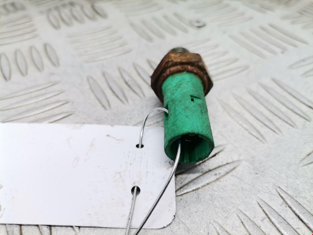 Датчик давления масла VOLVO V40 I 1995-2004