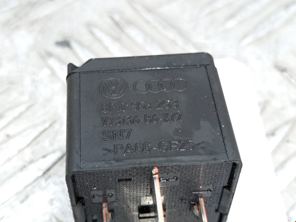 Реле AUDI A6 C6 2004-2010