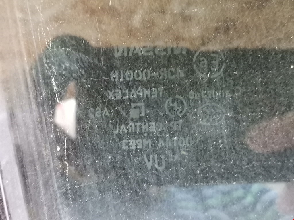 Стекло двери переднее правое NISSAN X-Trail T30 2000-2007