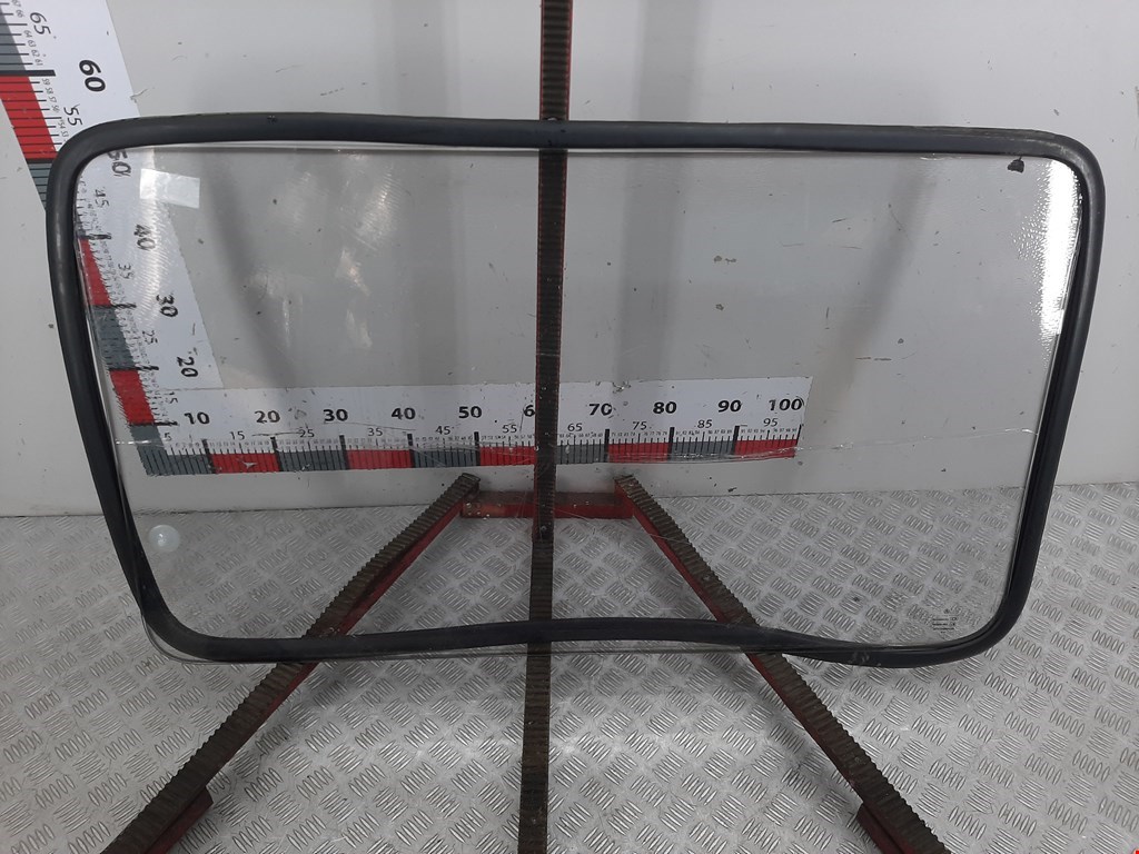 Стекло кузовное глухое левое MERCEDES-BENZ Sprinter 901-905/Classic 909 1995-2006