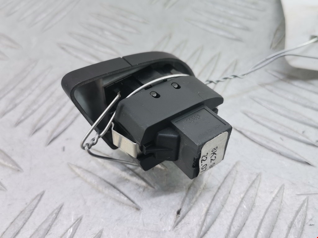 Кнопка центрального замка AUDI A4 B8 2007-2015
