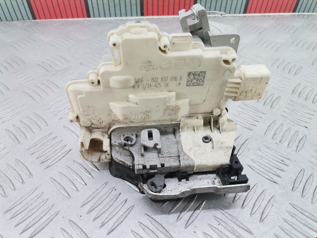 Замок двери передней правой AUDI A4 B8 2007-2015