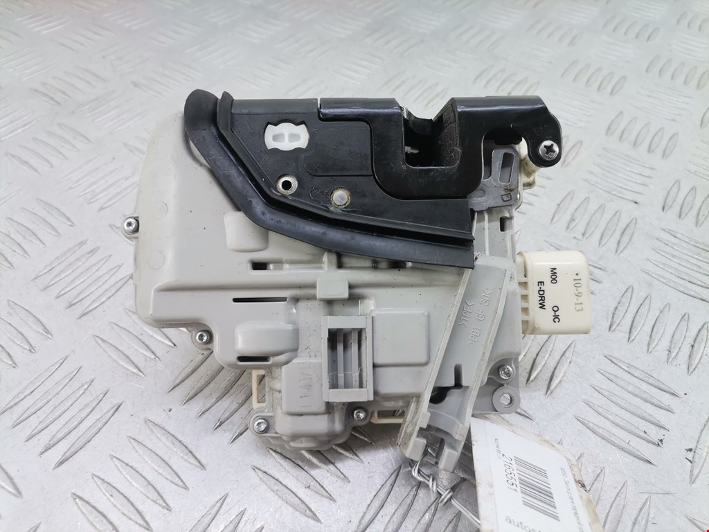 Замок двери передней правой AUDI A4 B8 2007-2015