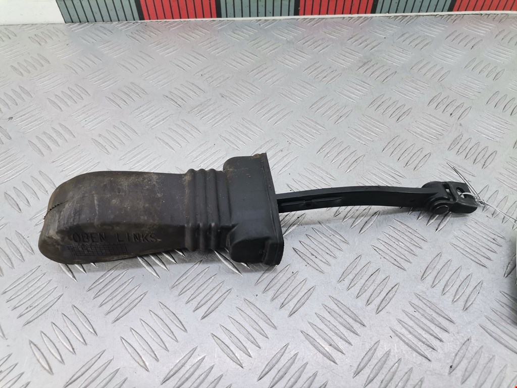 Ограничитель открывания двери AUDI A4 B8 2007-2015