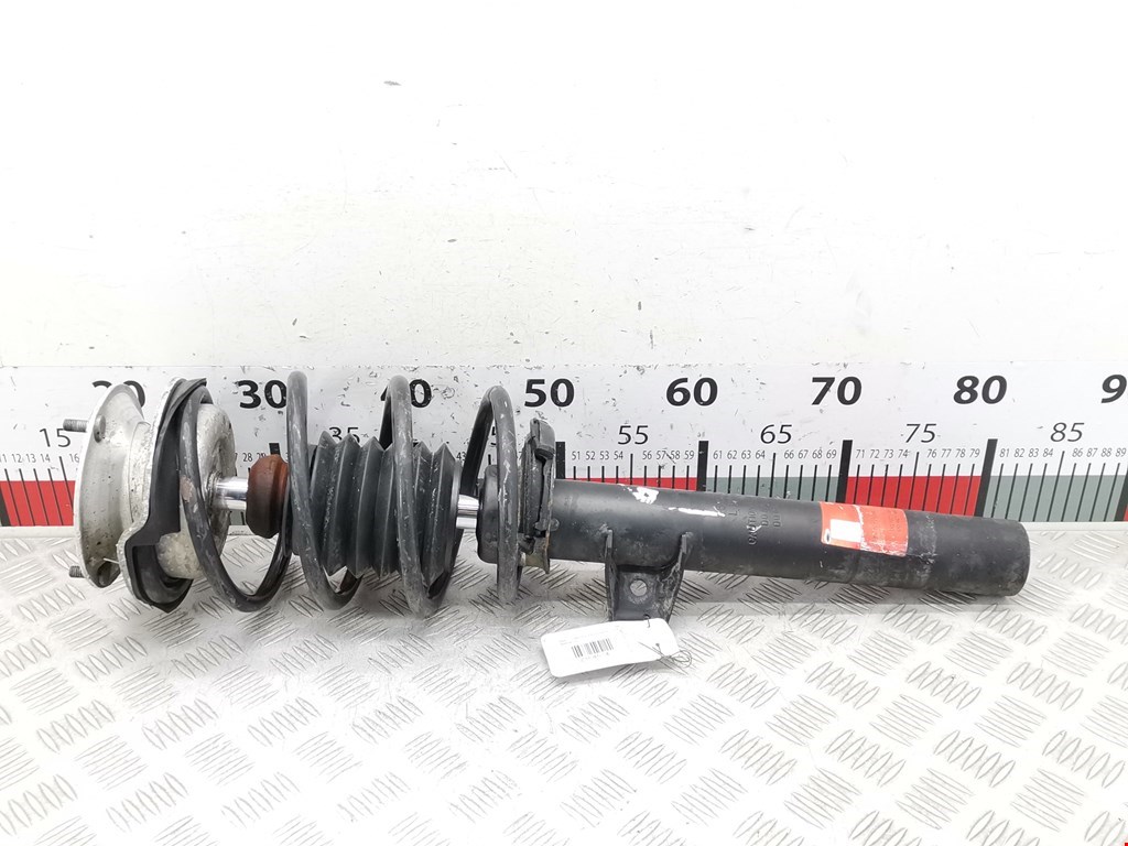 Стойка амортизатора заднего правого BMW 1-Series (E81/E82/E87/E88) (2004-2014)