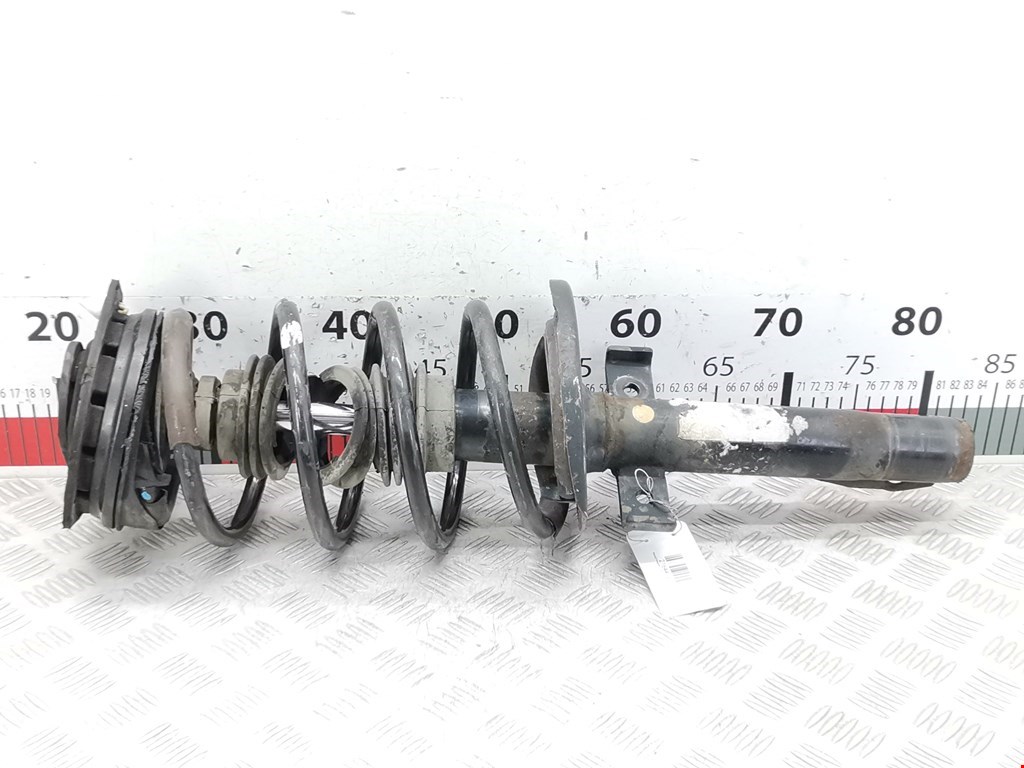 Стойка амортизатора переднего правого Renault Megane 2 (2002-2009)