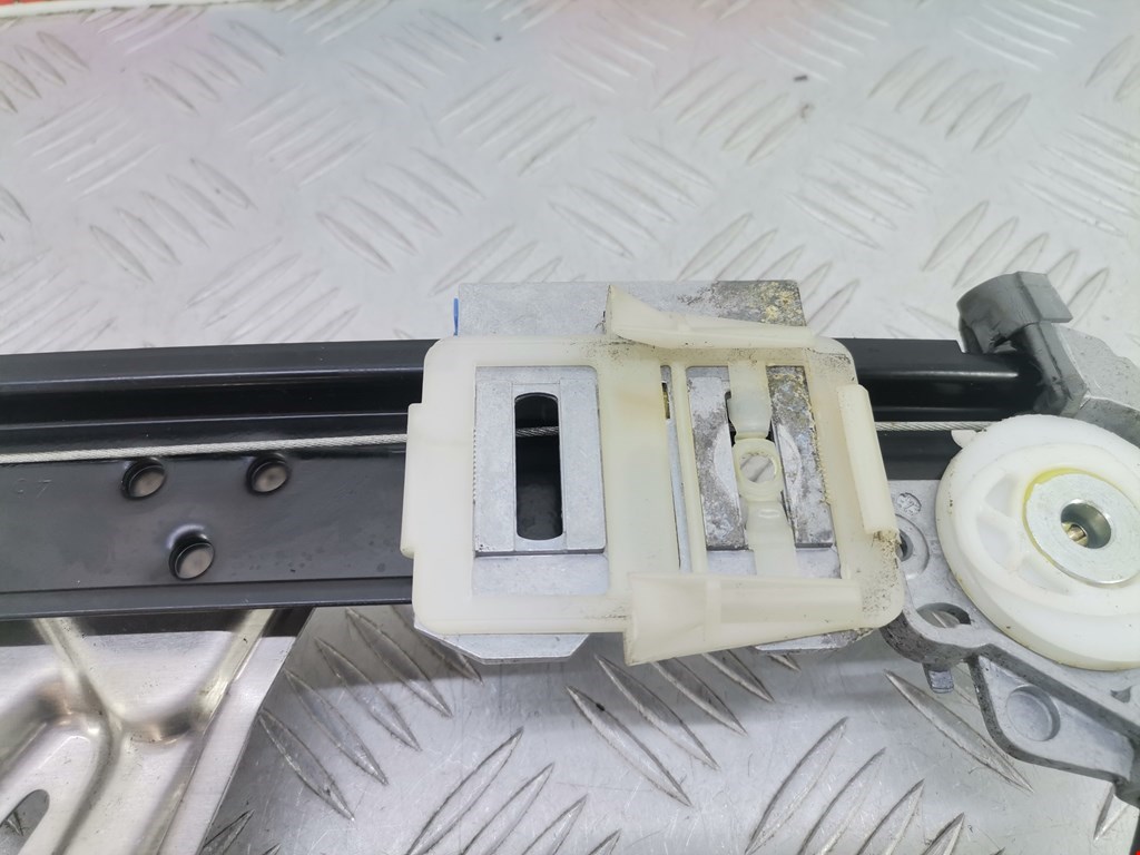 Стеклоподъемник задний левый MERCEDES-BENZ S-Class IV W220 1998-2005