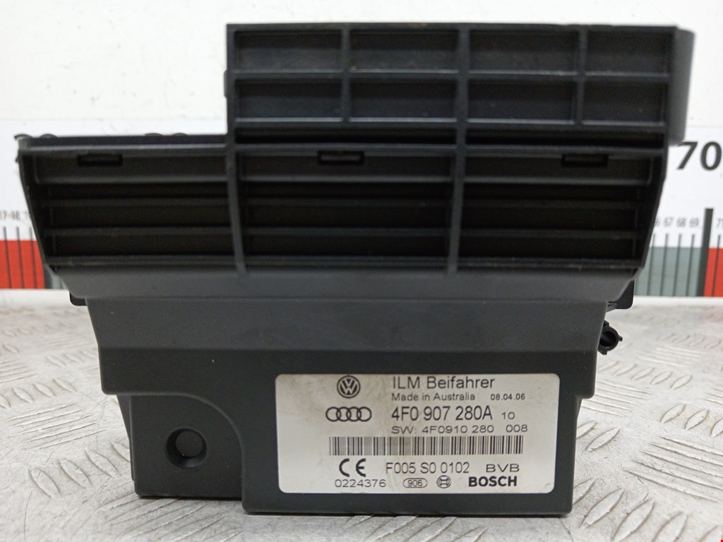 Блок управления бортовой сети (блок управления BCM) Audi A6 C6 (2004-2011)