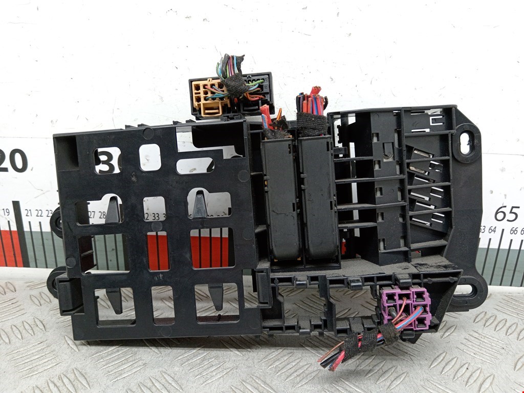 Датчик уровня в бачок омывателя AUDI A6 C6 2004-2010