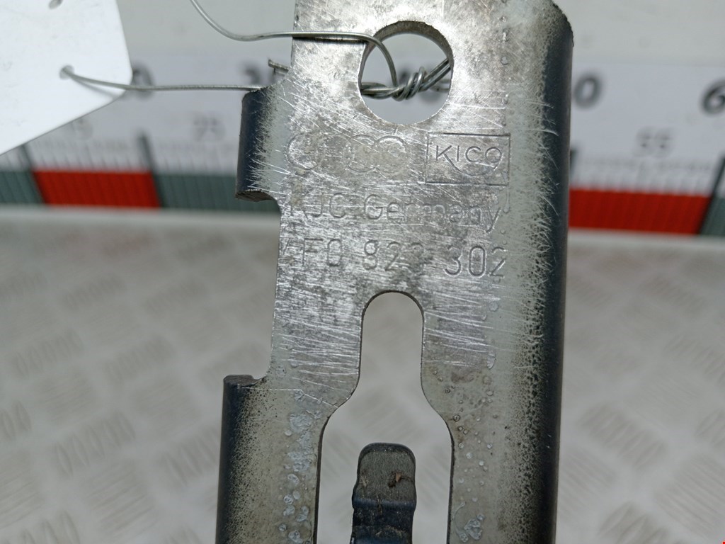 Петля капота левая/правая AUDI A6 C6 2004-2010