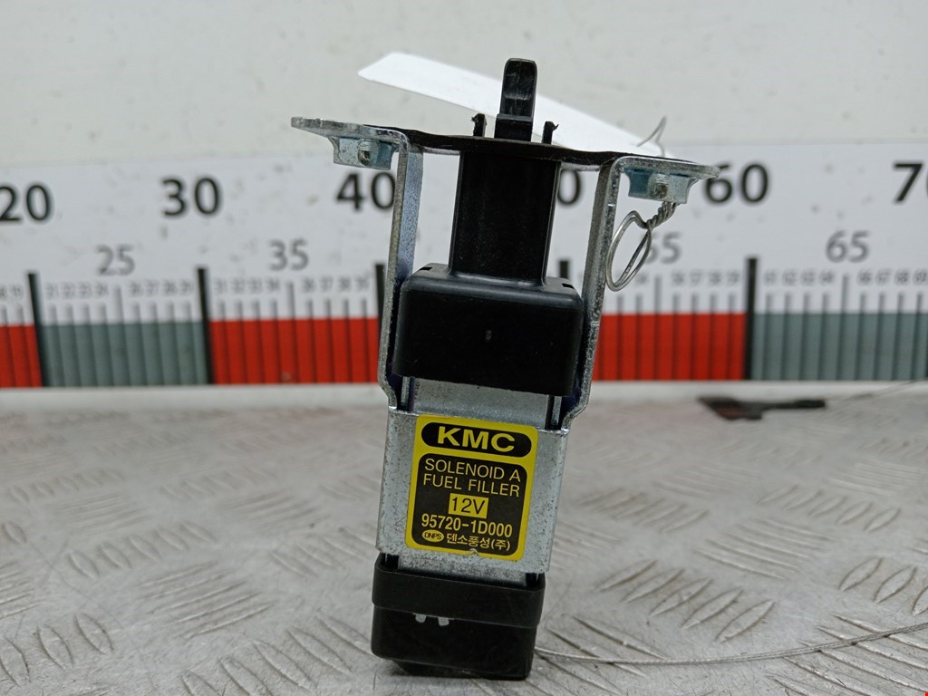 Активатор замка бензобака KIA Carens 2006-2012