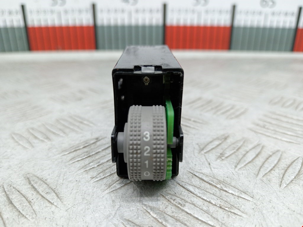 Кнопка корректора фар KIA Carens 2006-2012