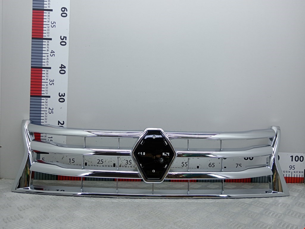 Решетка радиатора RENAULT Duster 2011-2021