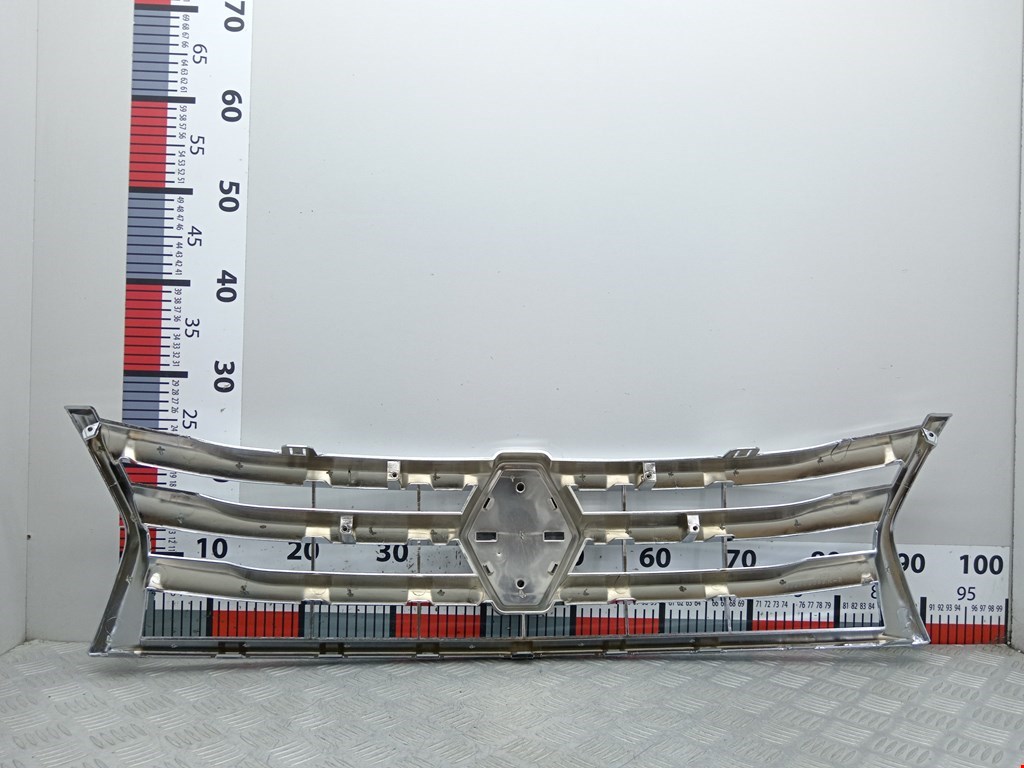 Решетка радиатора RENAULT Duster 2011-2021