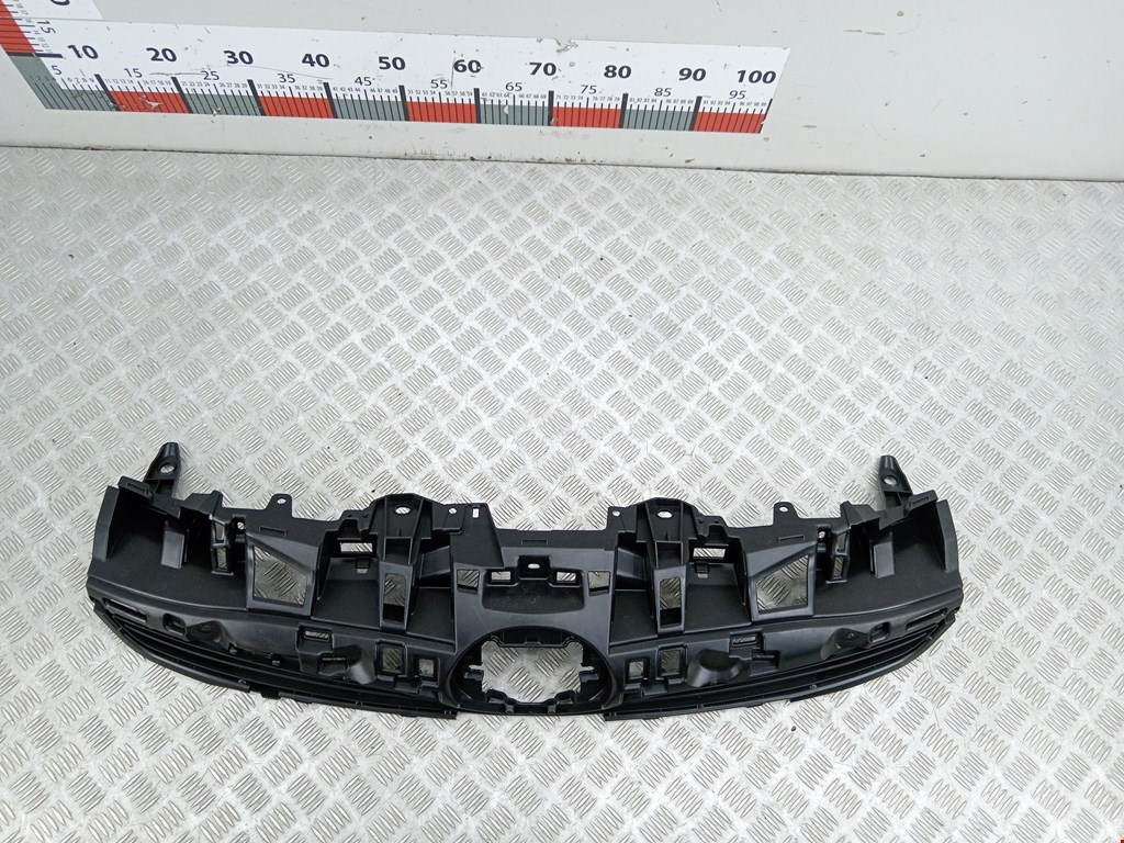 Решетка радиатора TOYOTA Prius IV XW50 2015-н.в.