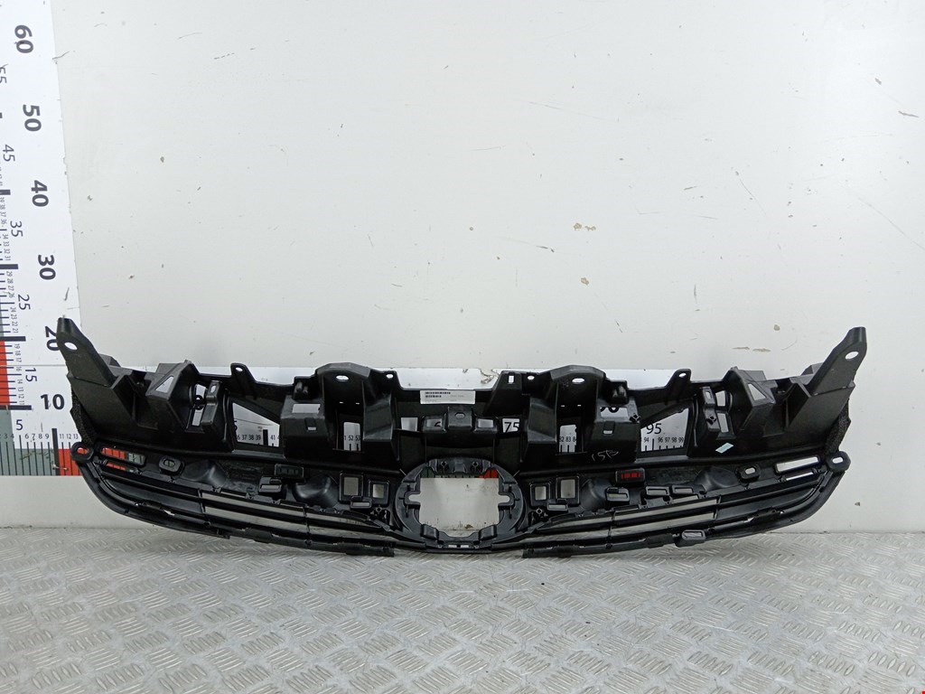 Решетка радиатора TOYOTA Prius IV XW50 2015-н.в.