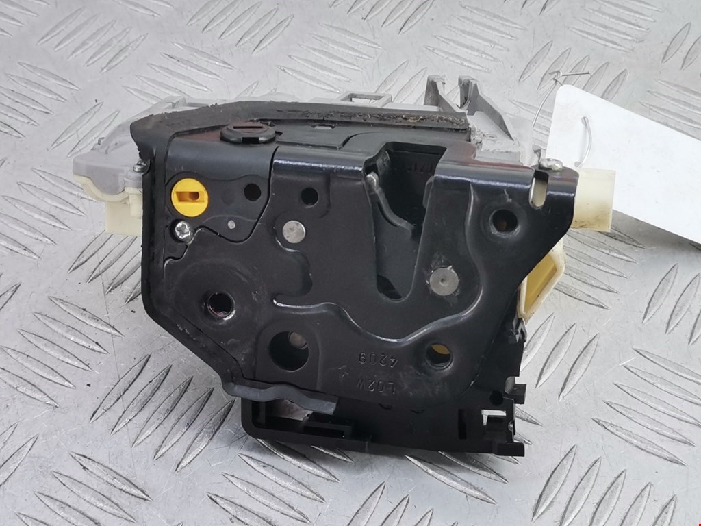 Замок двери задней левой VOLKSWAGEN Passat B6 2005-2011