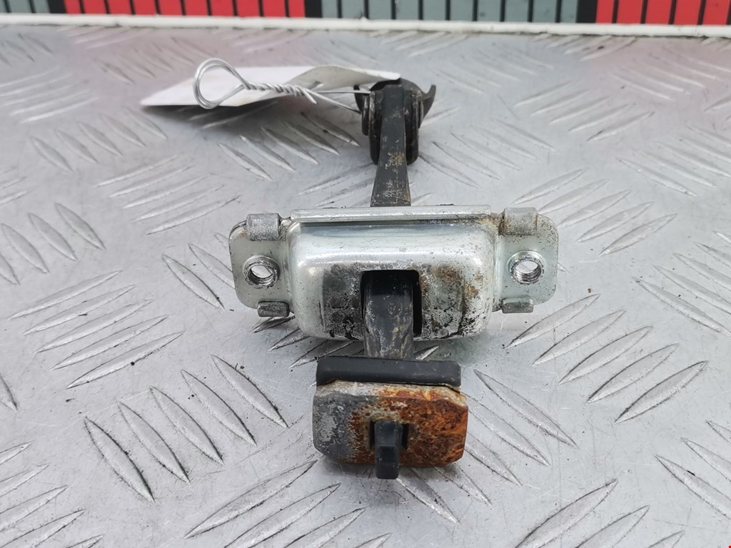 Ограничитель открывания двери KIA Carens 2006-2012