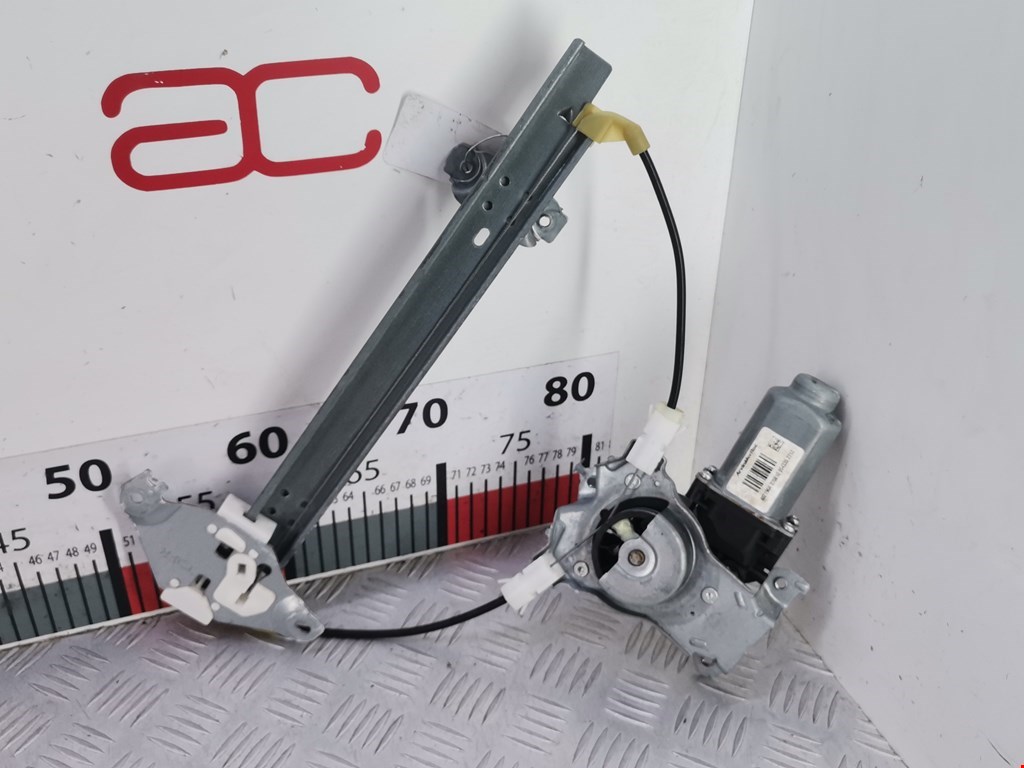 Стеклоподъемник задний правый NISSAN Qashqai J10 2006-2013