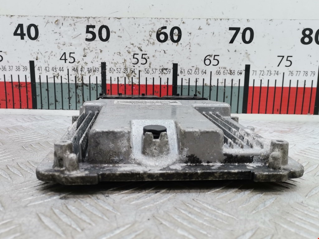 Блок управления двигателя (ЭБУ) VOLKSWAGEN Passat B6 2005-2011