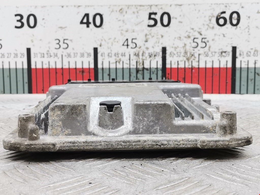 Блок управления двигателя (ЭБУ) VOLKSWAGEN Passat B6 2005-2011