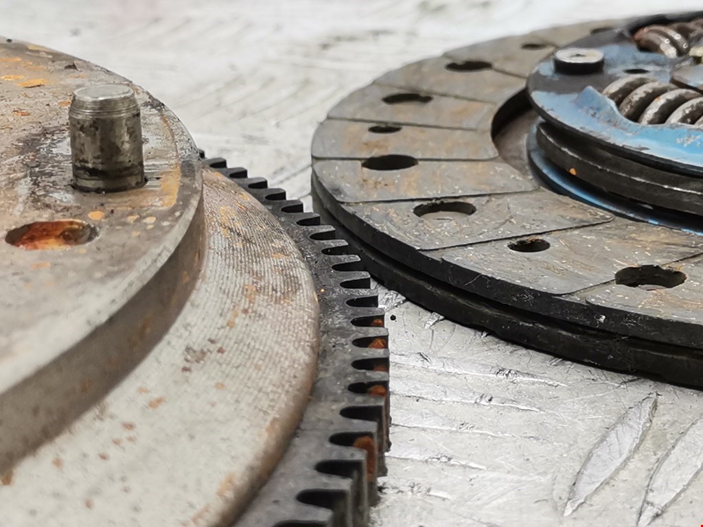 Маховик (демпфер сцепления) OPEL Agila A 2000-2007