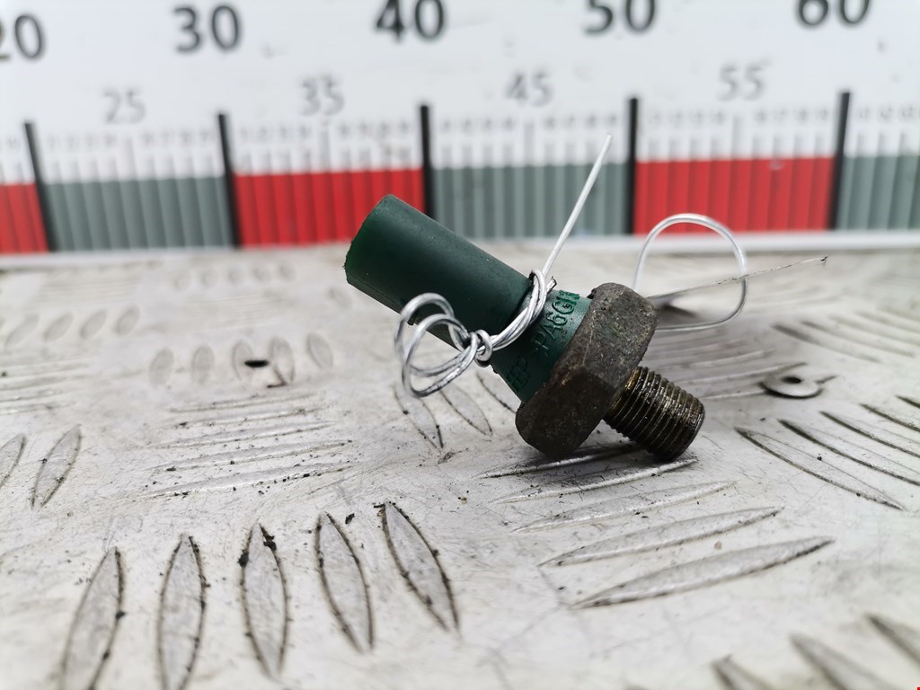 Датчик давления масла VOLKSWAGEN Golf IV 1997-2003