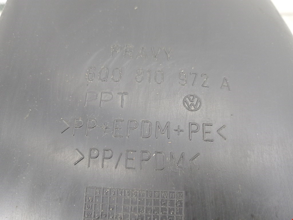 Локер (подкрылок) задний правый VOLKSWAGEN Polo IV 2001-2009