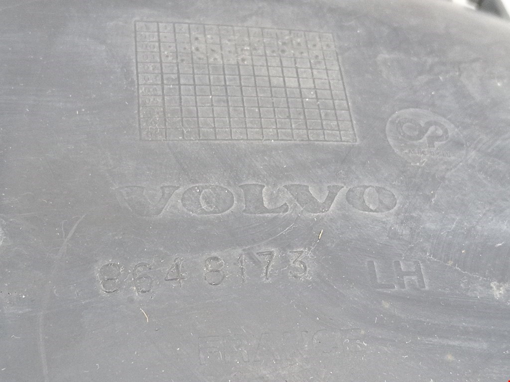 Локер (подкрылок) передний левый VOLVO V70 II 2000-2007