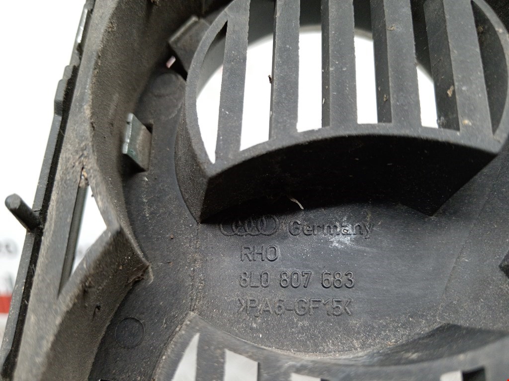 Решетка радиатора AUDI A3 8L 1996-2003