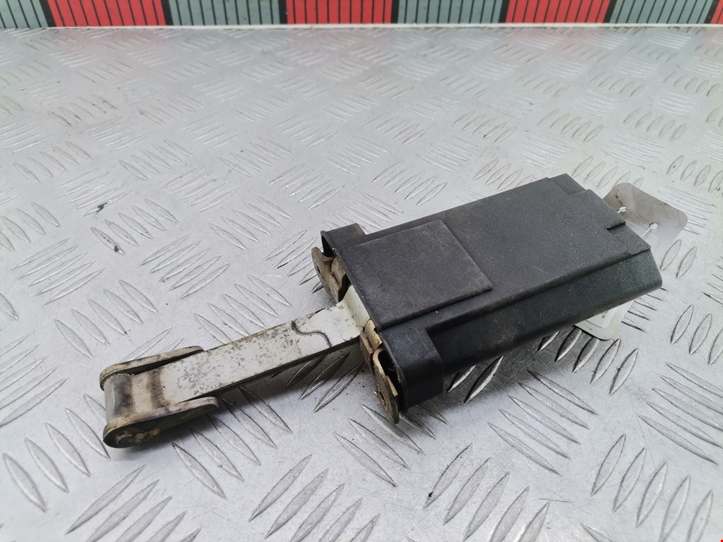 Ограничитель открывания двери MERCEDES-BENZ C-Class C-klasse W202 1993-2000