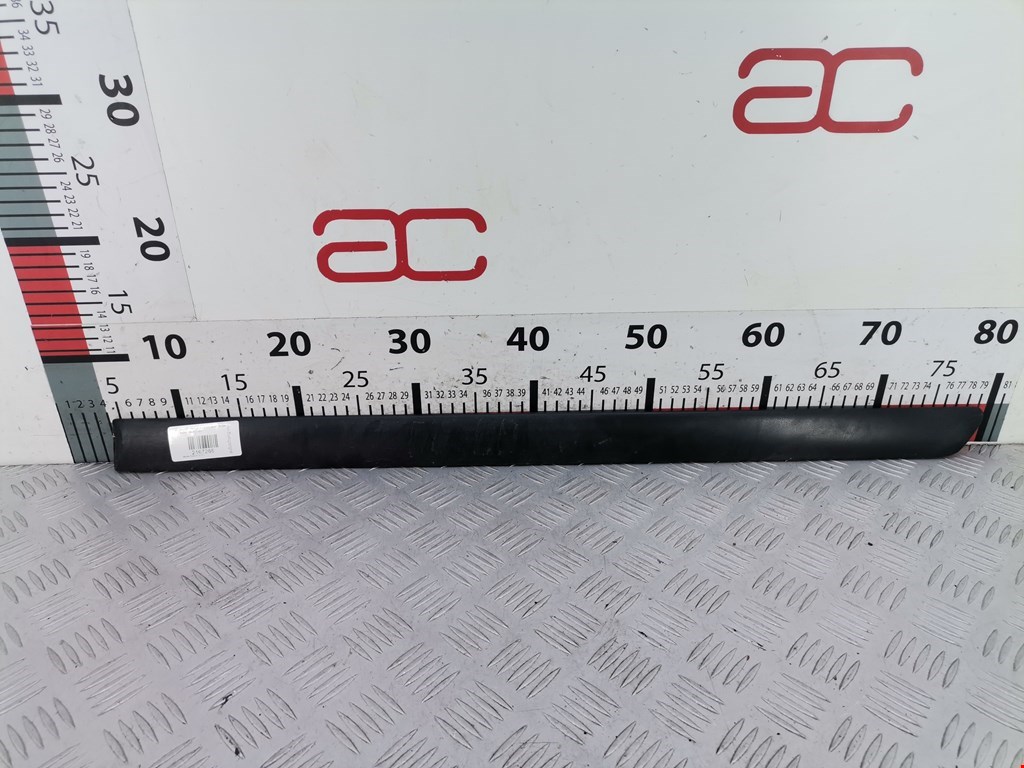 Накладка (молдинг) двери задней левой Skoda Octavia 1Z (2004-2013)