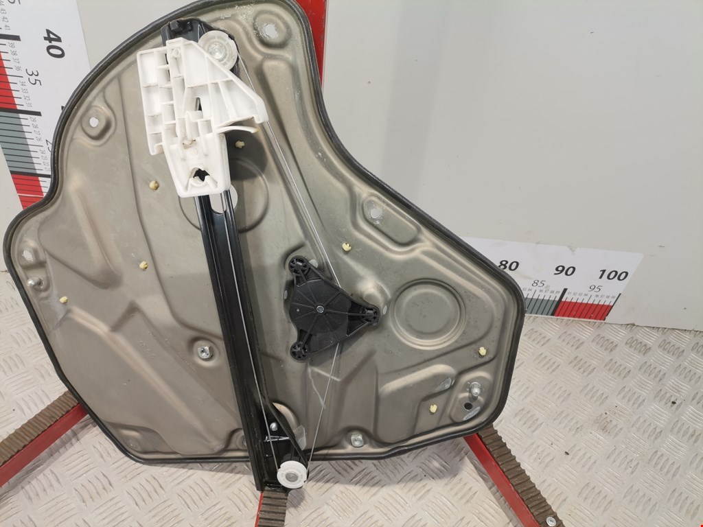 Стеклоподъемник задний левый SKODA Octavia A5 1Z- 2004-2013