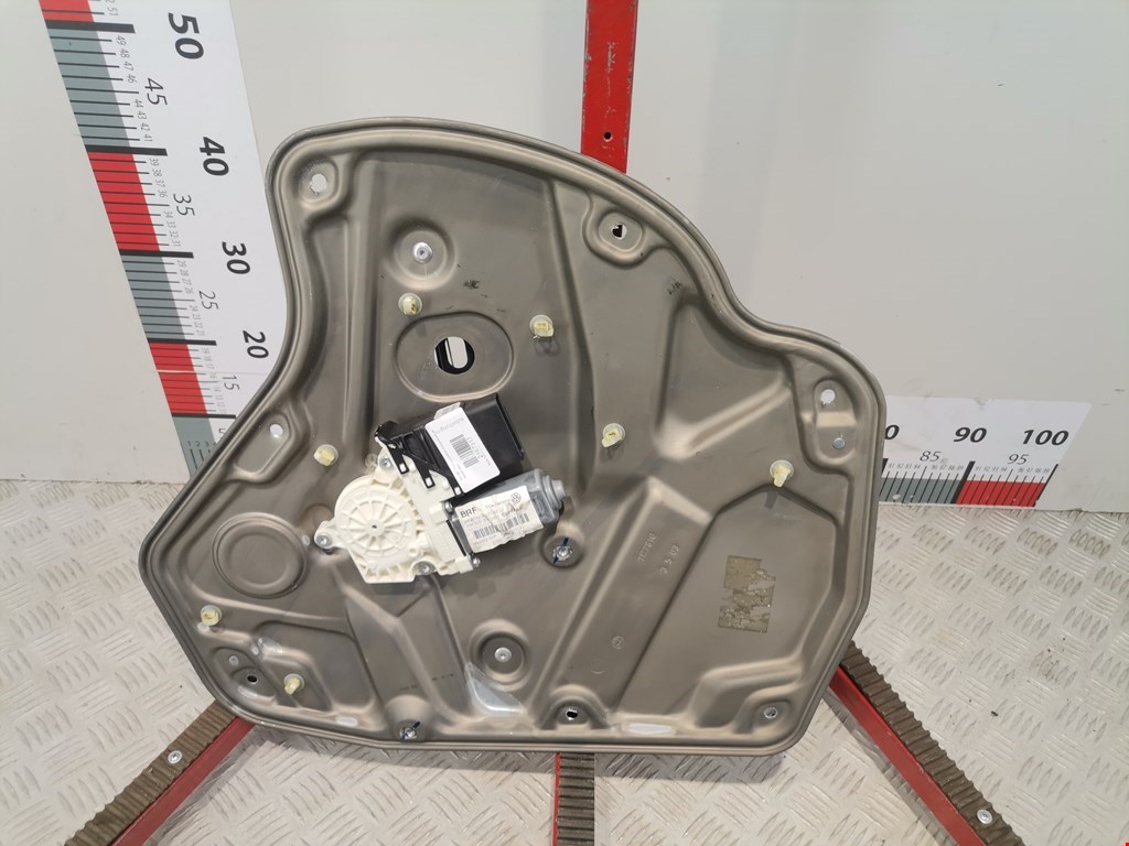 Стеклоподъемник задний левый SKODA Octavia A5 1Z- 2004-2013