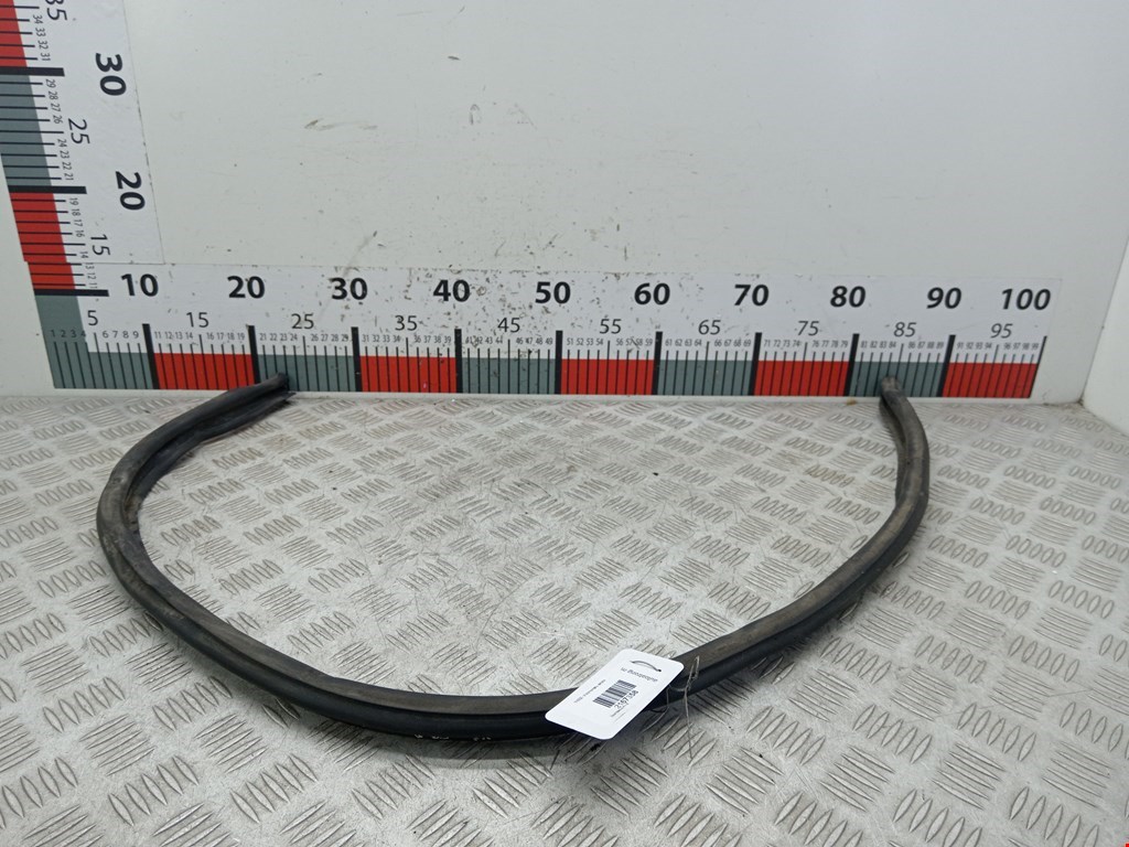 Уплотнитель (наружный) OPEL Meriva A 2003-2010