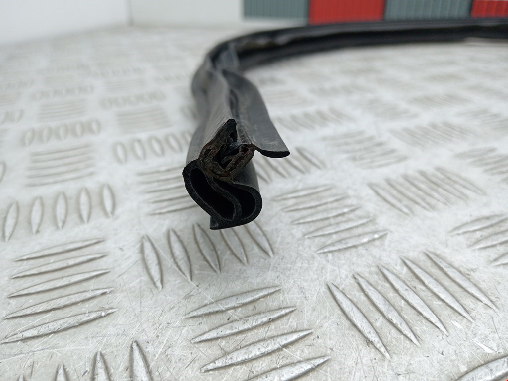 Уплотнитель (наружный) OPEL Meriva A 2003-2010