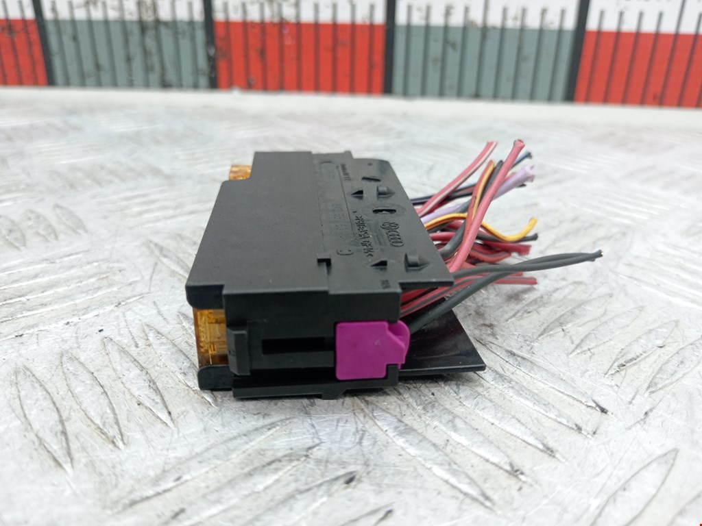 Датчик уровня в бачок омывателя AUDI A4 B8 2007-2015