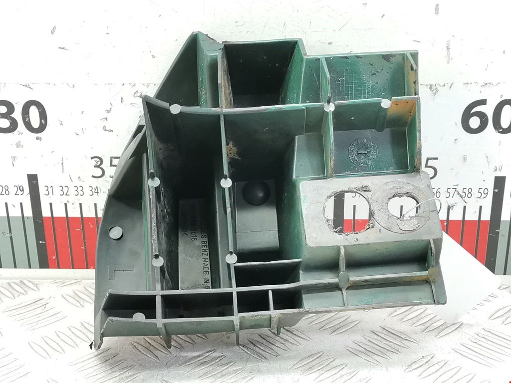 Кронштейн заднего бампера левый правый MERCEDES-BENZ Sprinter 901-905/Classic 909 1995-2006