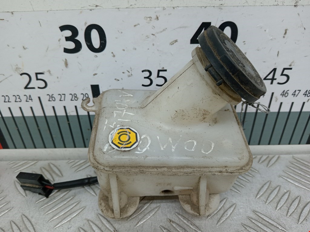 Бачок главного тормозного цилиндра DAEWOO Matiz 1998-2000