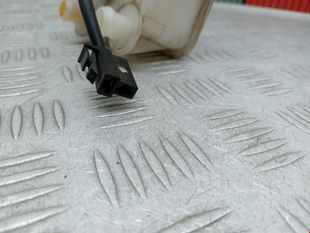 Бачок главного тормозного цилиндра DAEWOO Matiz 1998-2000