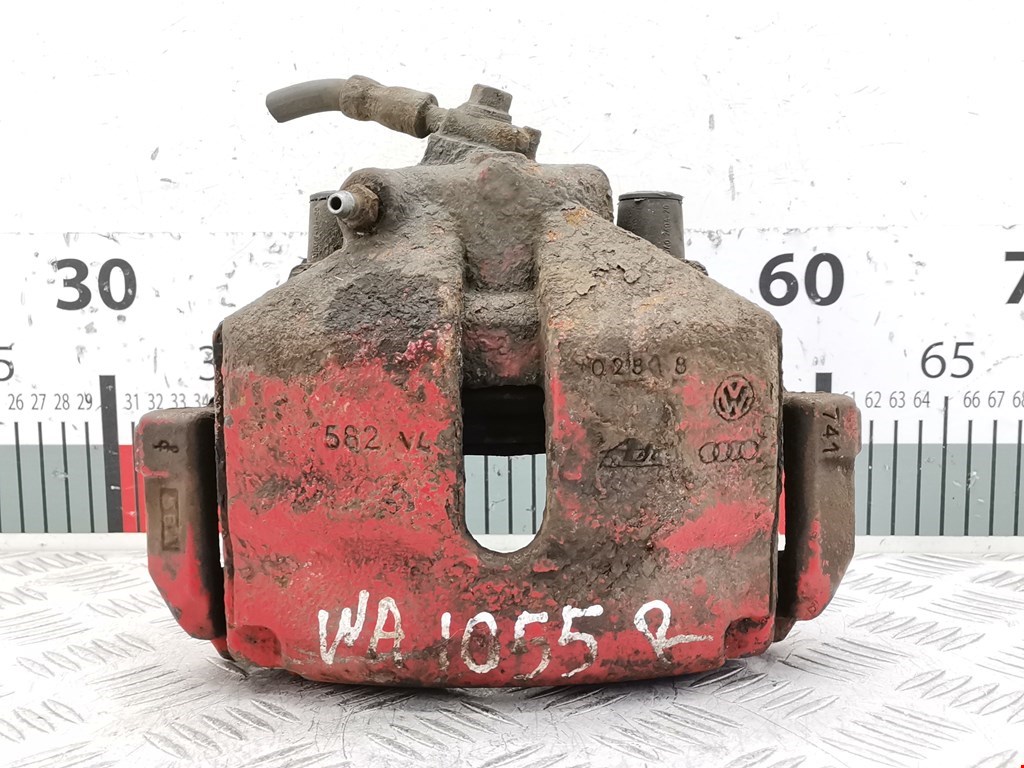 Суппорт передний правый VOLKSWAGEN Passat B6 2005-2011