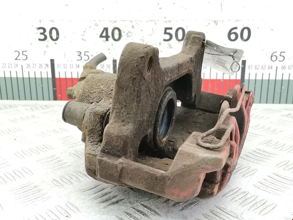 Суппорт передний правый VOLKSWAGEN Passat B6 2005-2011